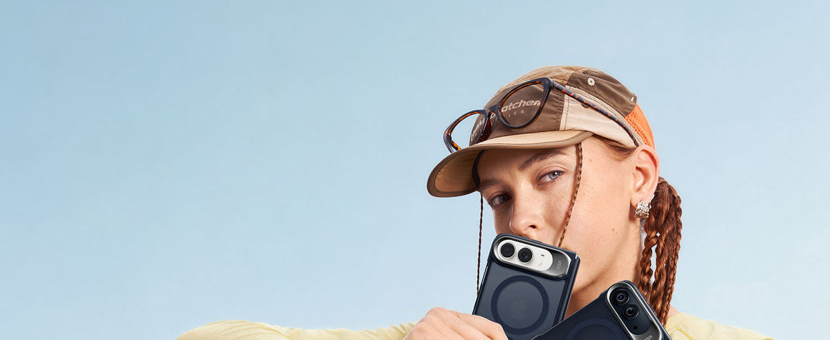 Clear_Black_iPhone_Duo_Magsafe_Slim_Phone_Case_with_Stand_en_m_A_1image_8HYaWP